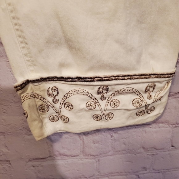 Relativity Cotton Capris - Picture 3 of 8